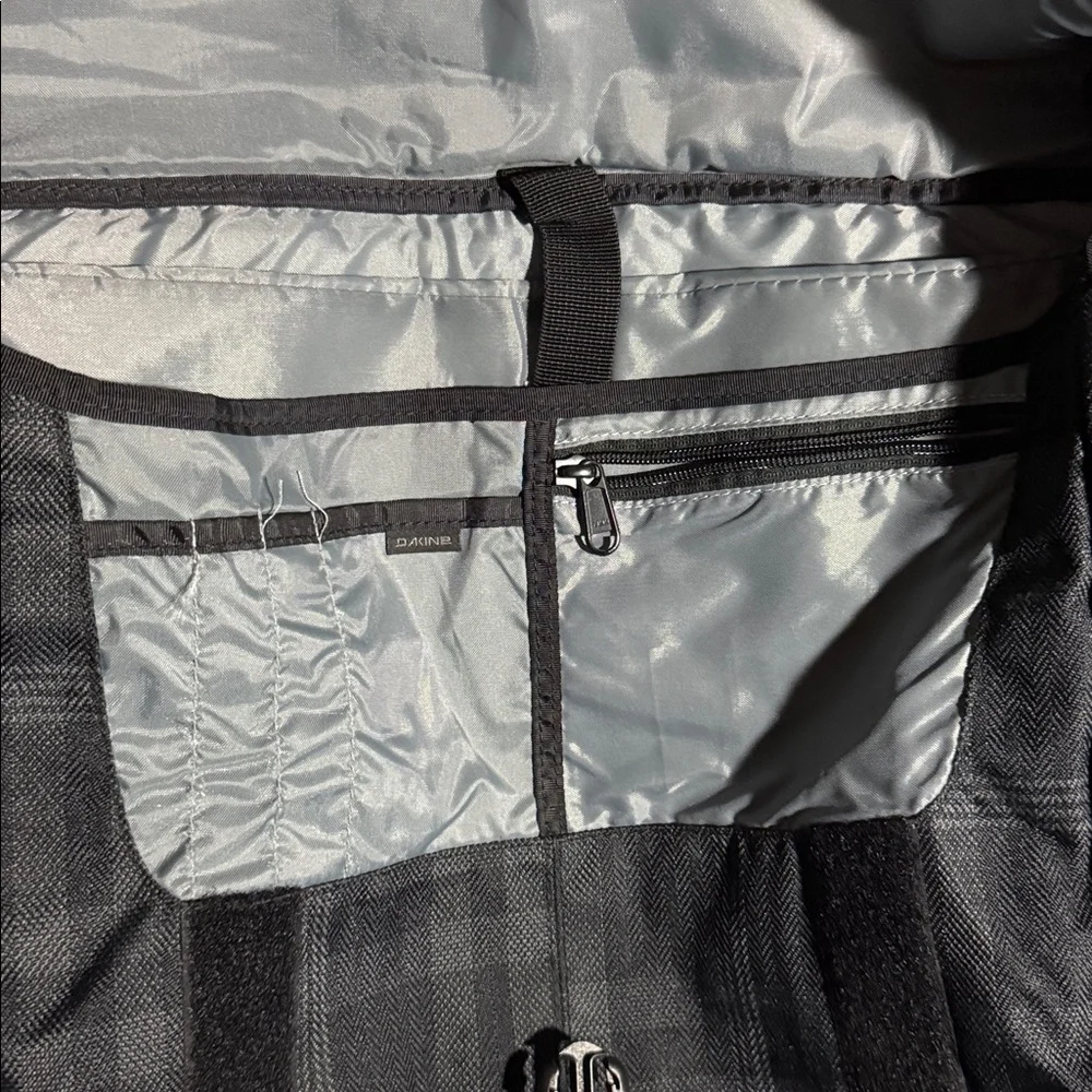 Dakine Messenger Bag crossbody laptop bag